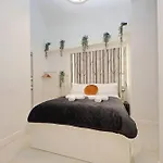 Casa *